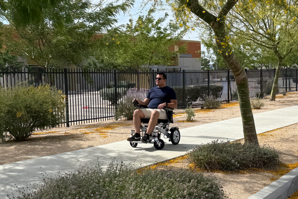 Electric Wheelchair vs Mobility Scooter – Key Differences & What to Choose | GliderMobility UK